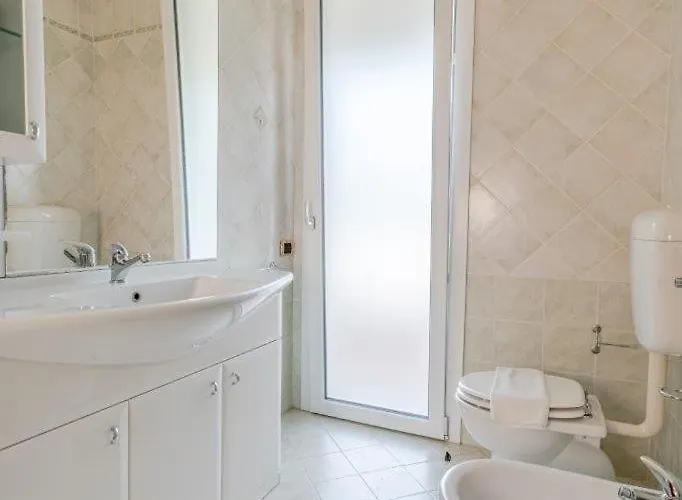 וילה Pitosforo *